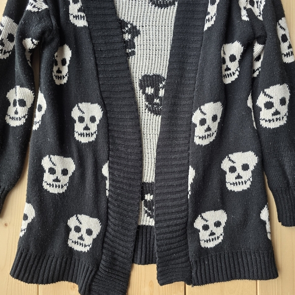 Whisper Skull Gothic Halloween Open Front Acrylic Sweater Cardigan Small - Picture 3 of 11